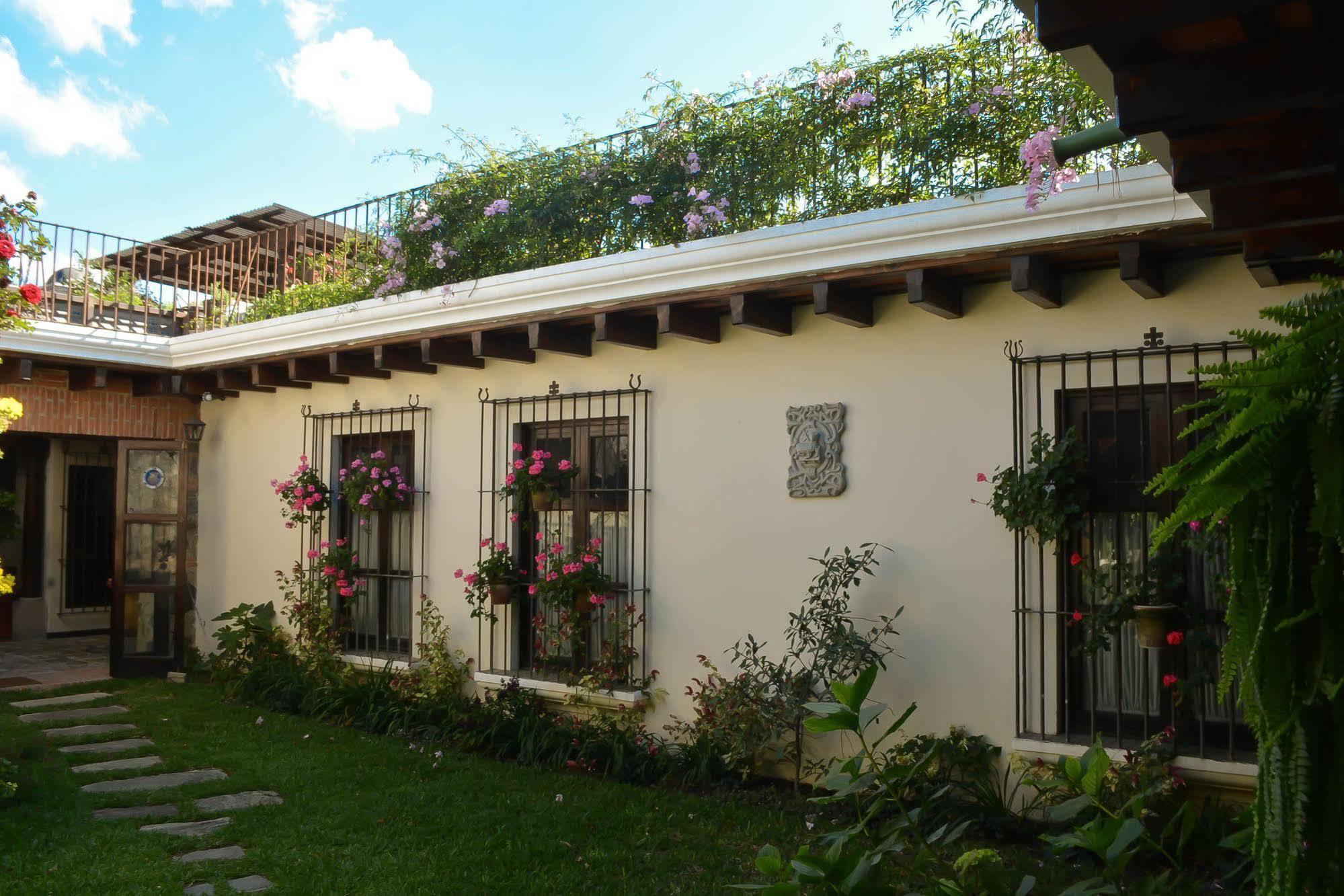 Hotel Sor Juana Antigua Esterno foto