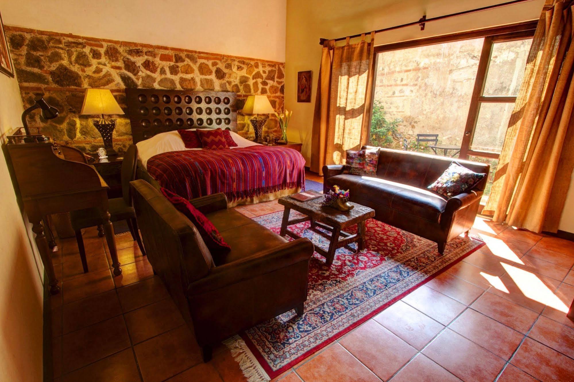 Hotel Sor Juana Antigua Esterno foto